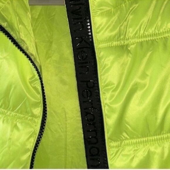 Calvin Klein Performance Green Oversized
Mock Neck Vest(Size XS) - Picture 10 of 10